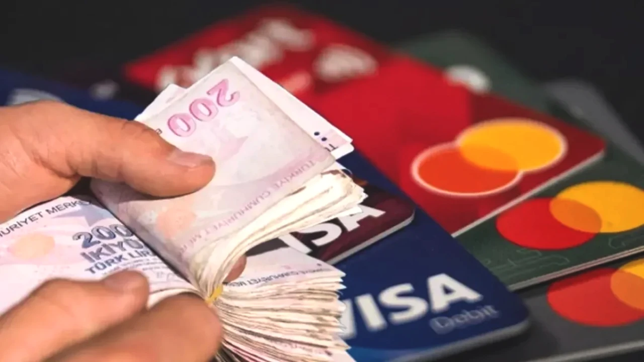 Her 10 Kişiden 7'si Borçlu! Kart ve Kredi Borcu 7 Trilyon Liraya Dayandı