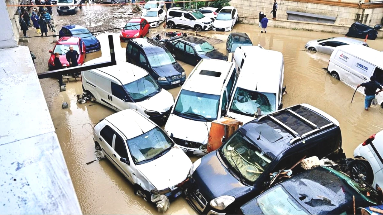 İkinci El Araç Alacaklar Dikkat! Sel Hasarını Ele Veren 6 İşaret