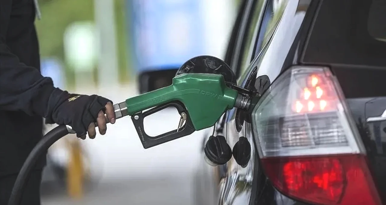 Akaryakıta 1 Kasım'da ÖTV Zammı! Motorin 100 Lirayı Aşıyor, Benzine 4,15 TL